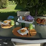 Le Clos Beldane Bed & Breakfast Le Tatre