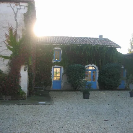 Le Clos Beldane Nocleg ze śniadaniem 3*