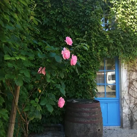 Le Clos Beldane Nocleg ze śniadaniem Le Tâtre
