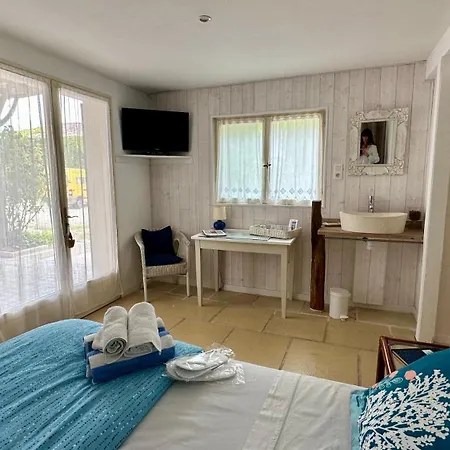 Le Clos Beldane Nocleg ze śniadaniem 3*