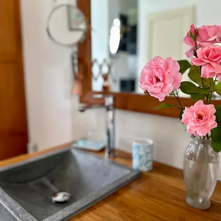 Le Clos Beldane Bed & Breakfast Le Tatre